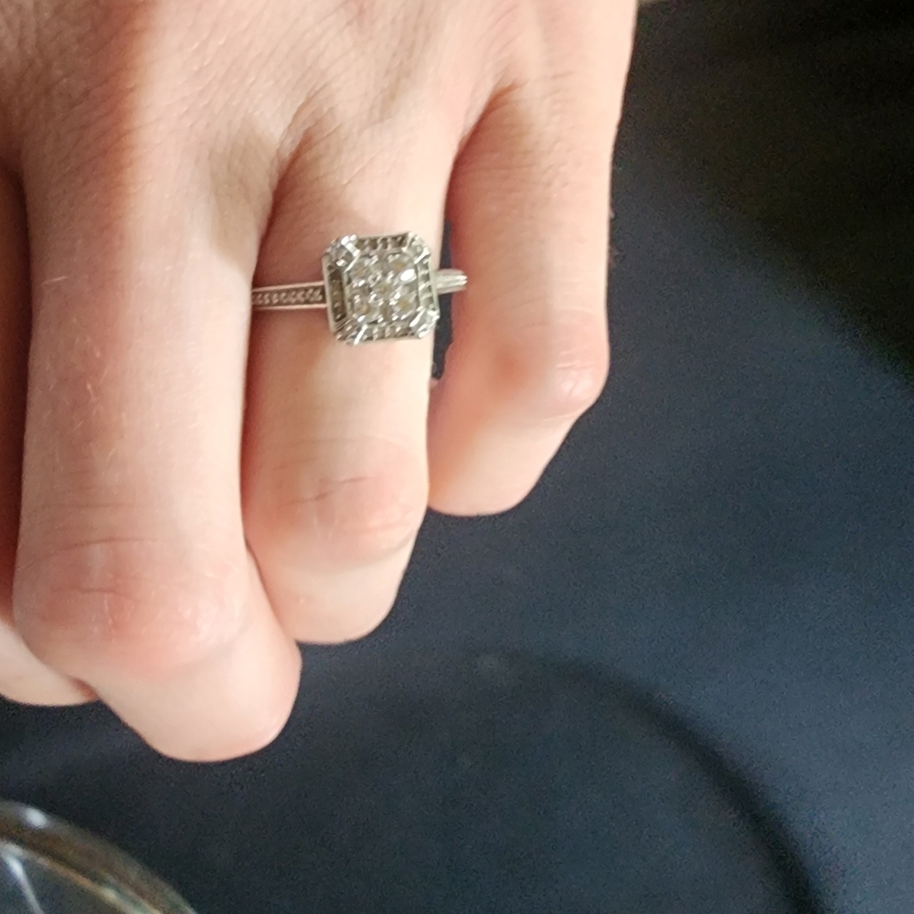 Elegant Silver Ring - Picture 2 of 2